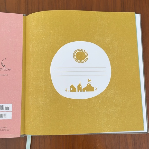 Welcome baby keepsake book - Picture 2 of 8